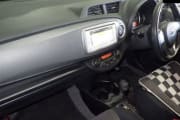 TOYOTA VITZ preview 2