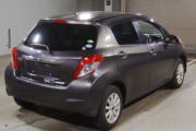 TOYOTA VITZ preview 3