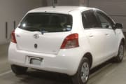 TOYOTA VITZ preview 2