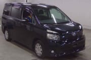 TOYOTA VOXY preview 1