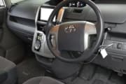 TOYOTA VOXY preview 3