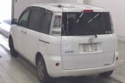 TOYOTA SIENTA preview 2