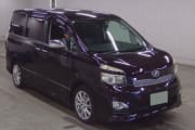 TOYOTA VOXY preview 1