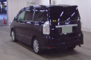 TOYOTA VOXY preview 2