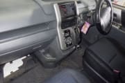 TOYOTA VOXY preview 3
