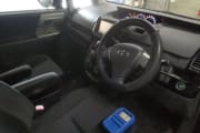 TOYOTA VOXY preview 3