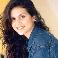 Aline Barros
