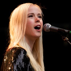 Tina Dickow