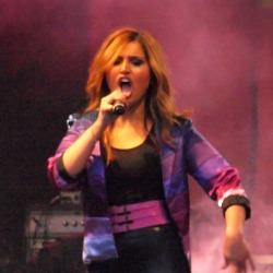 Janet Leon