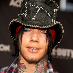 DJ Ashba