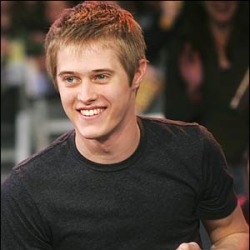 Lucas Grabeel