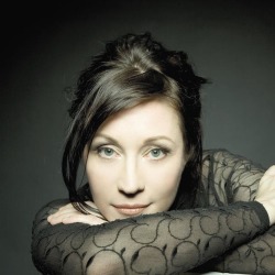 Holly Cole