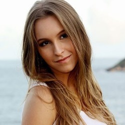 Carla Diaz
