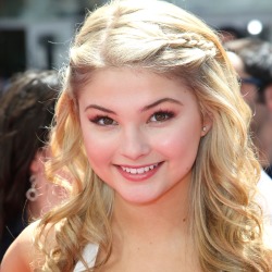 Stefanie Scott