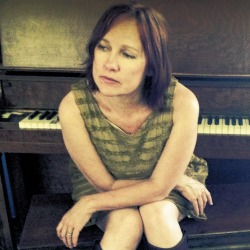 Iris DeMent