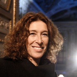 Adele Neuhauser