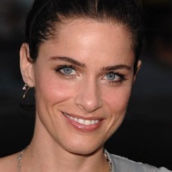 Amanda Peet