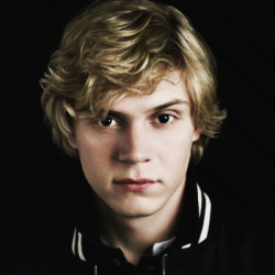 Evan Peters