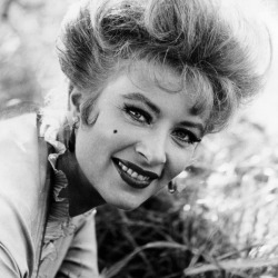 Amanda Blake