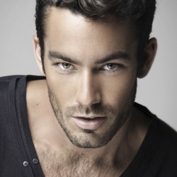 Aaron Diaz