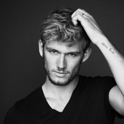 Alex Pettyfer