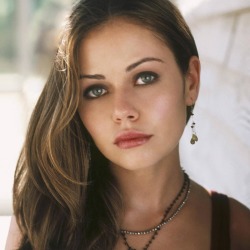 Alexis Dziena