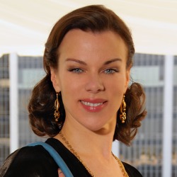 Debi Mazar