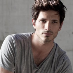 Andres Velencoso