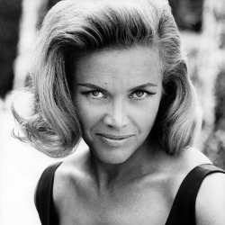 Honor Blackman