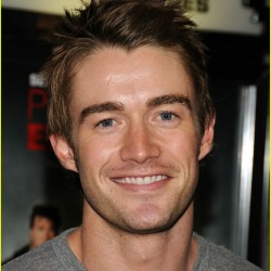 Robert Buckley