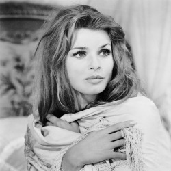 Senta Berger