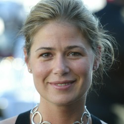 Maura Tierney