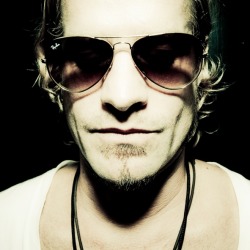 Arno Carstens