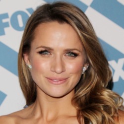 Shantel VanSanten