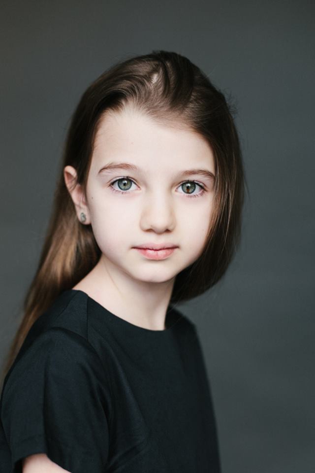 Анна, 8 лет. Папа - армянин, мама - русская дети, национальность, фотографии