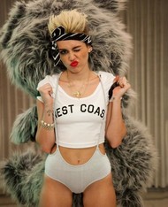 Голая актриса, певица Miley Cyrus фото, эротика, картинки - фотосессия из мужского журнала GQ на Xuk.ru! Фото 34