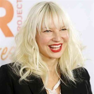 Смотреть клипы Sia Sia
