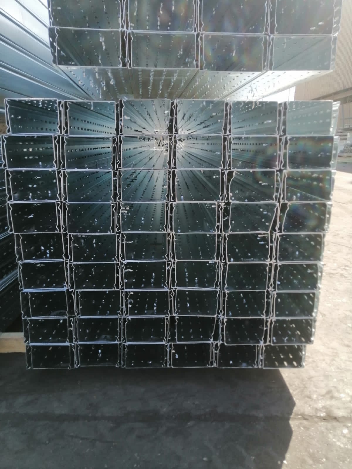 Rovana Trade cable tray and ladder solutions