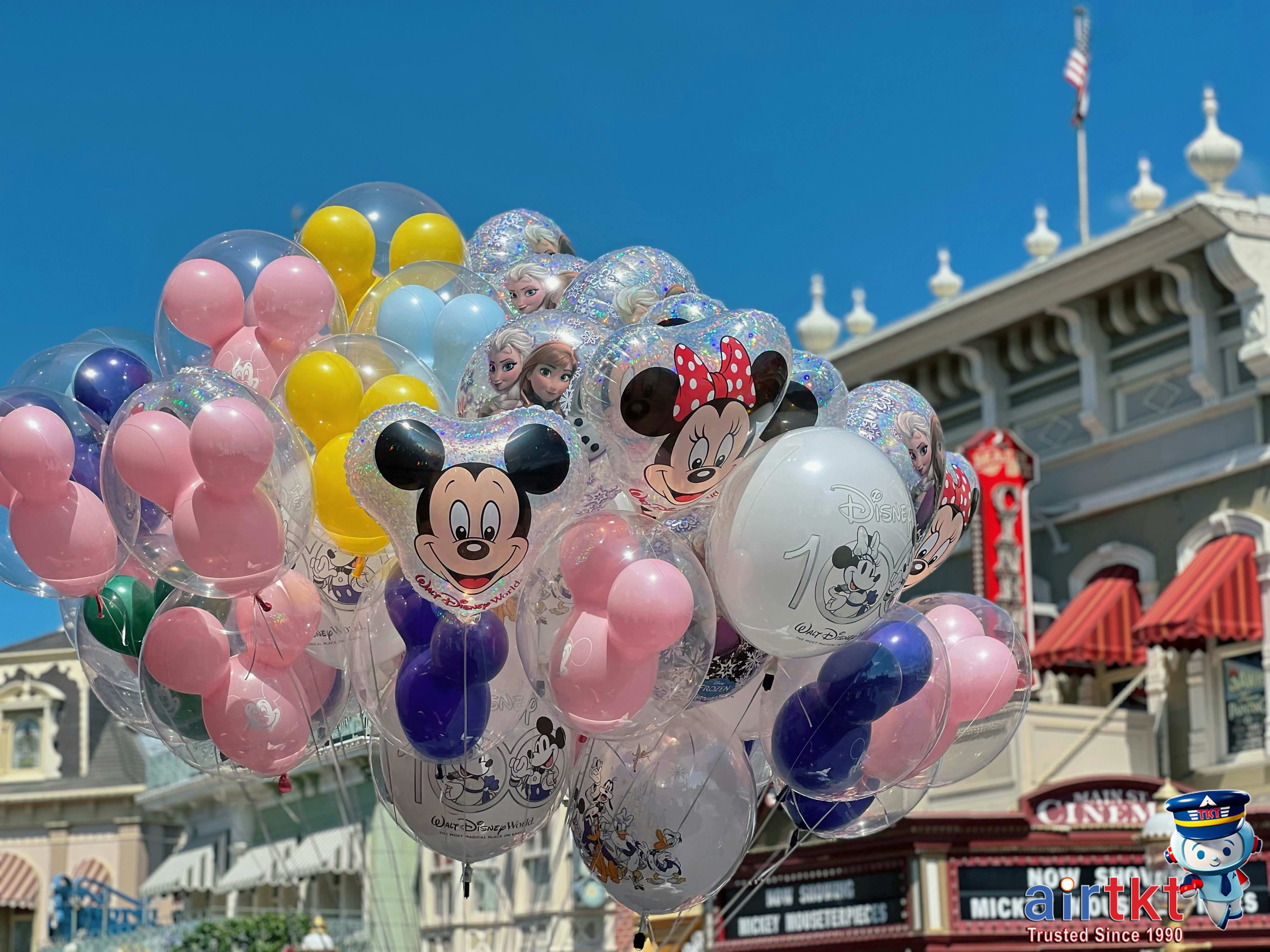 Family exploring Smithsonian museums in Washington D.C.
