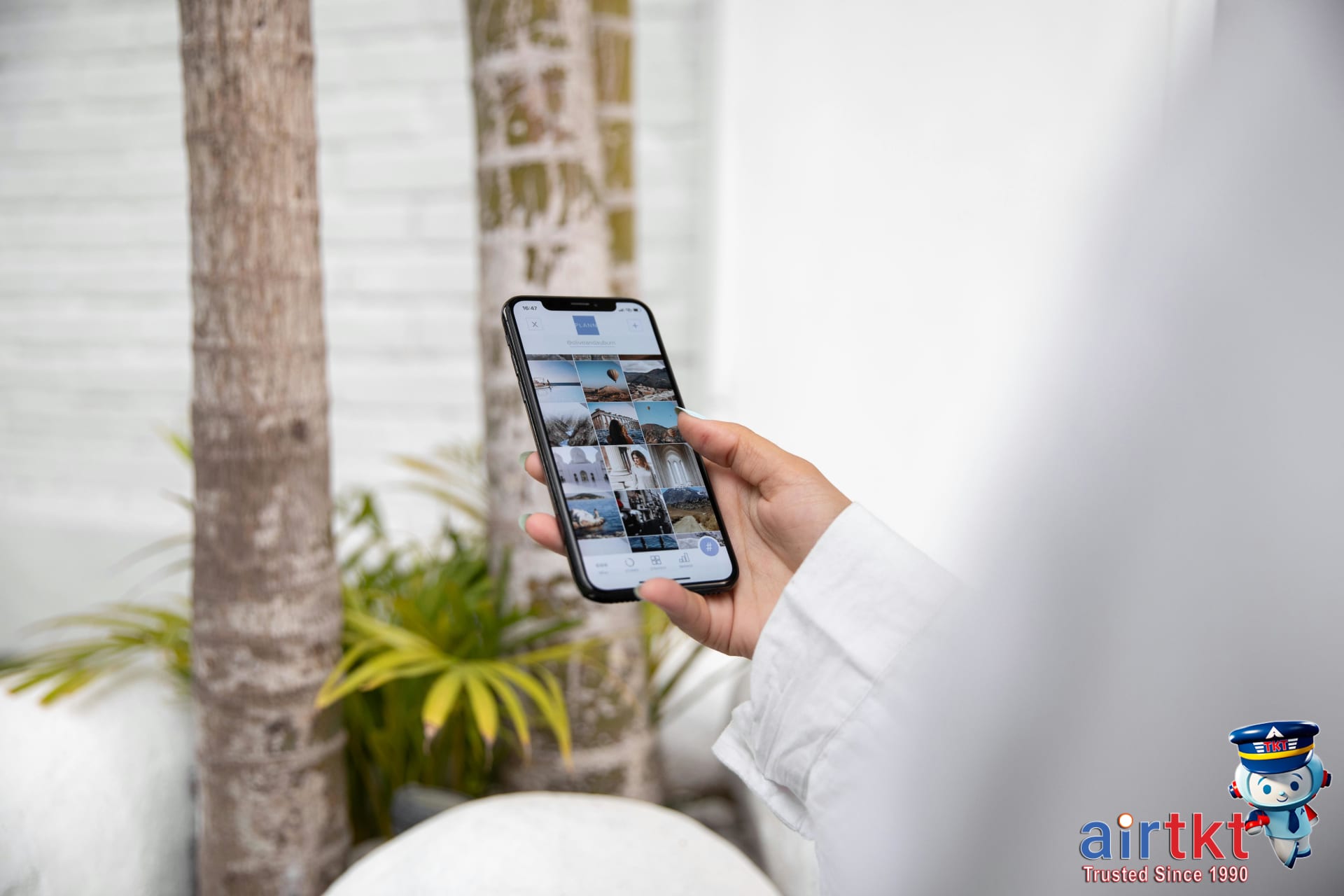 Credit card with travel and airplane icons