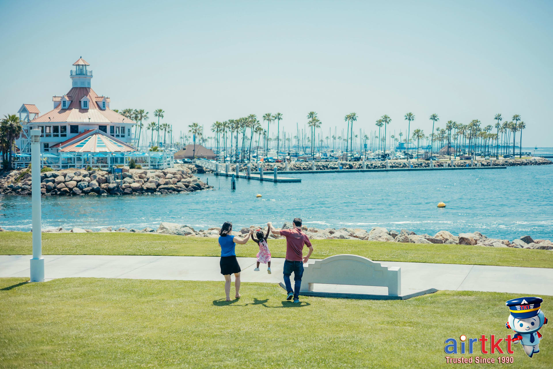 Couple enjoying Veterans Day travel destination