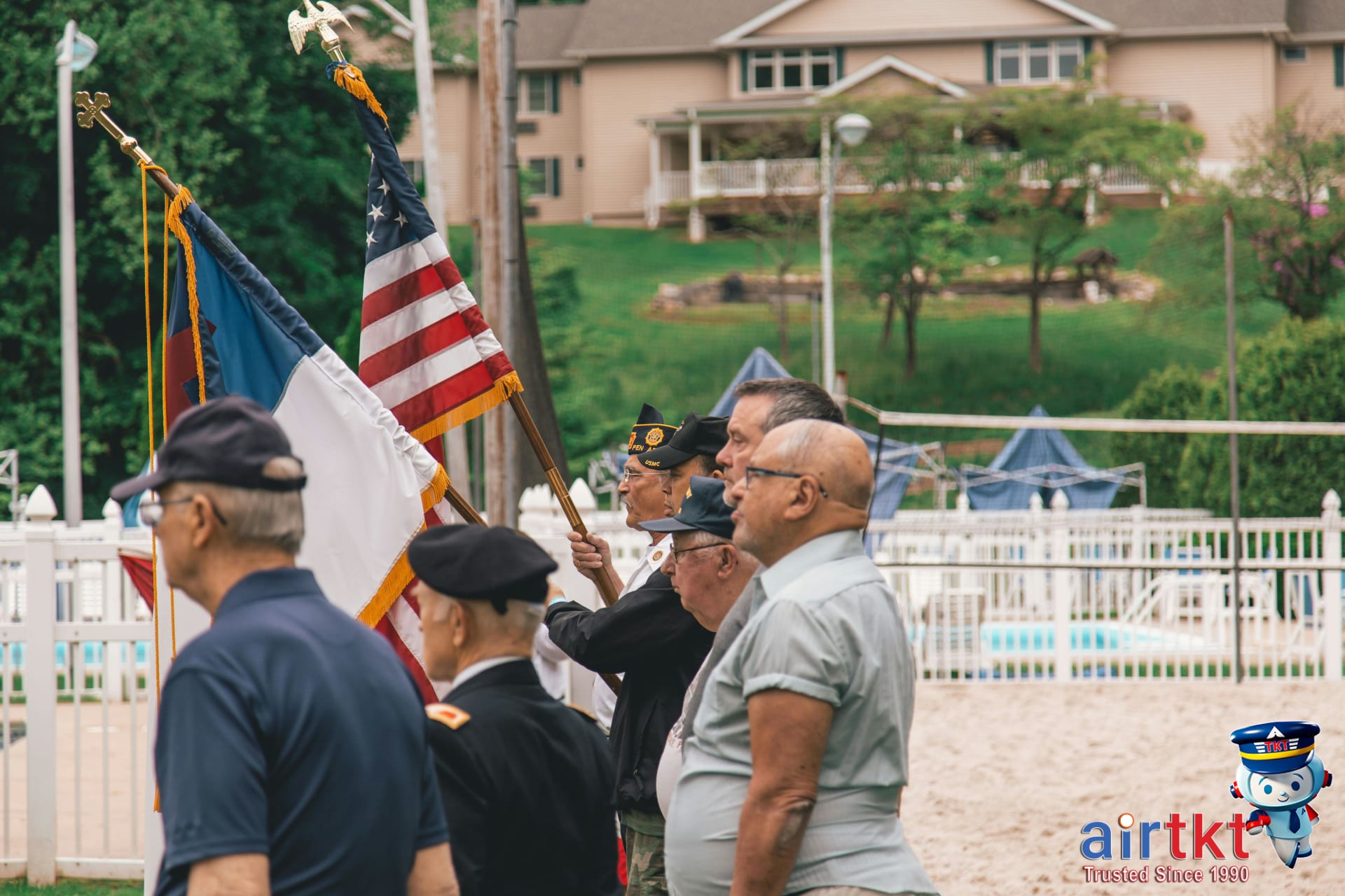Veterans Day travel crowd at airport