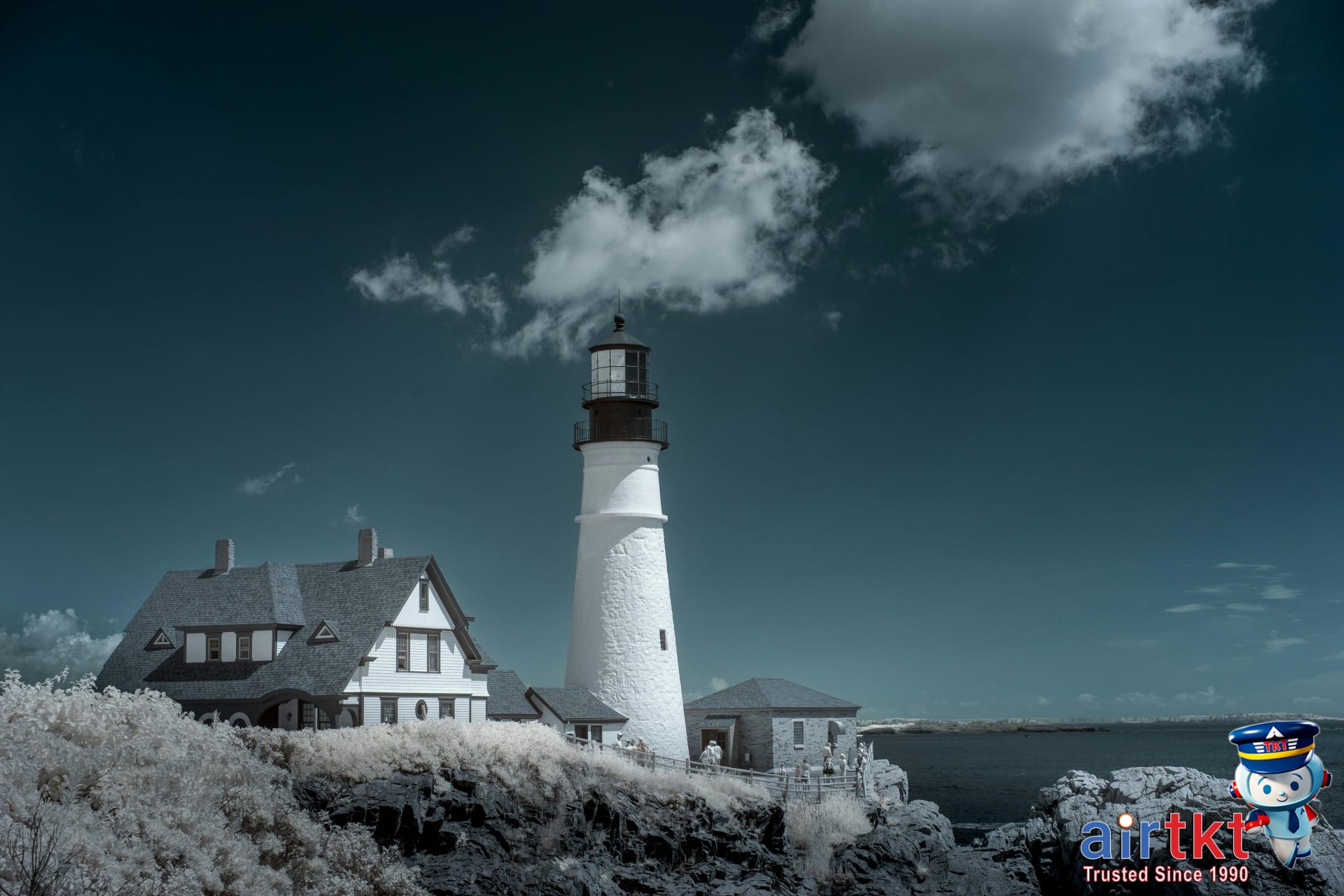 Portland Head Light lighthouse and Old Port waterfront
