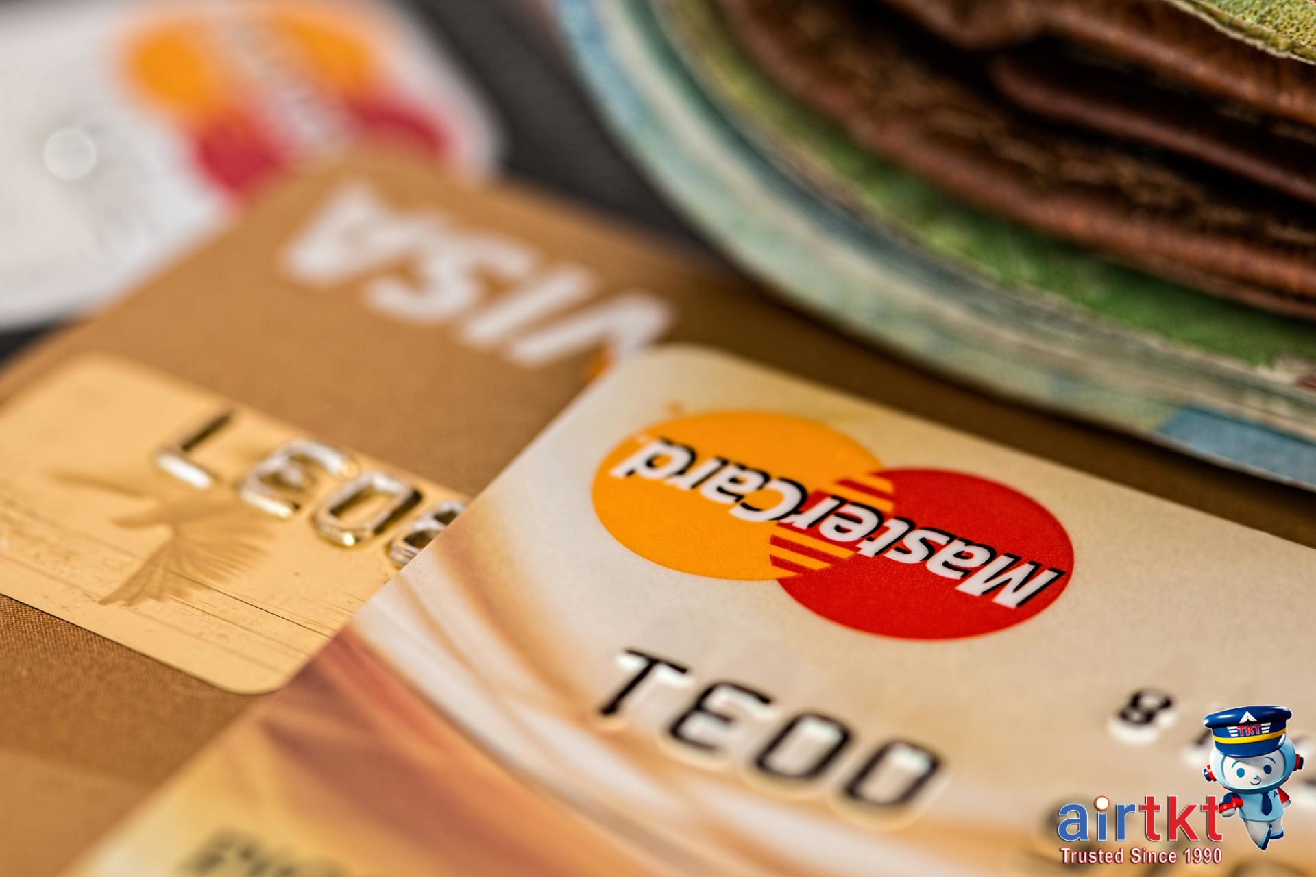 Traveler counting Euros in Berlin
