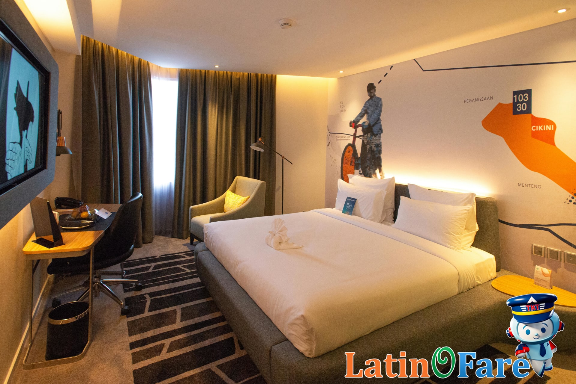 Traveler using LatinOFare platform for booking