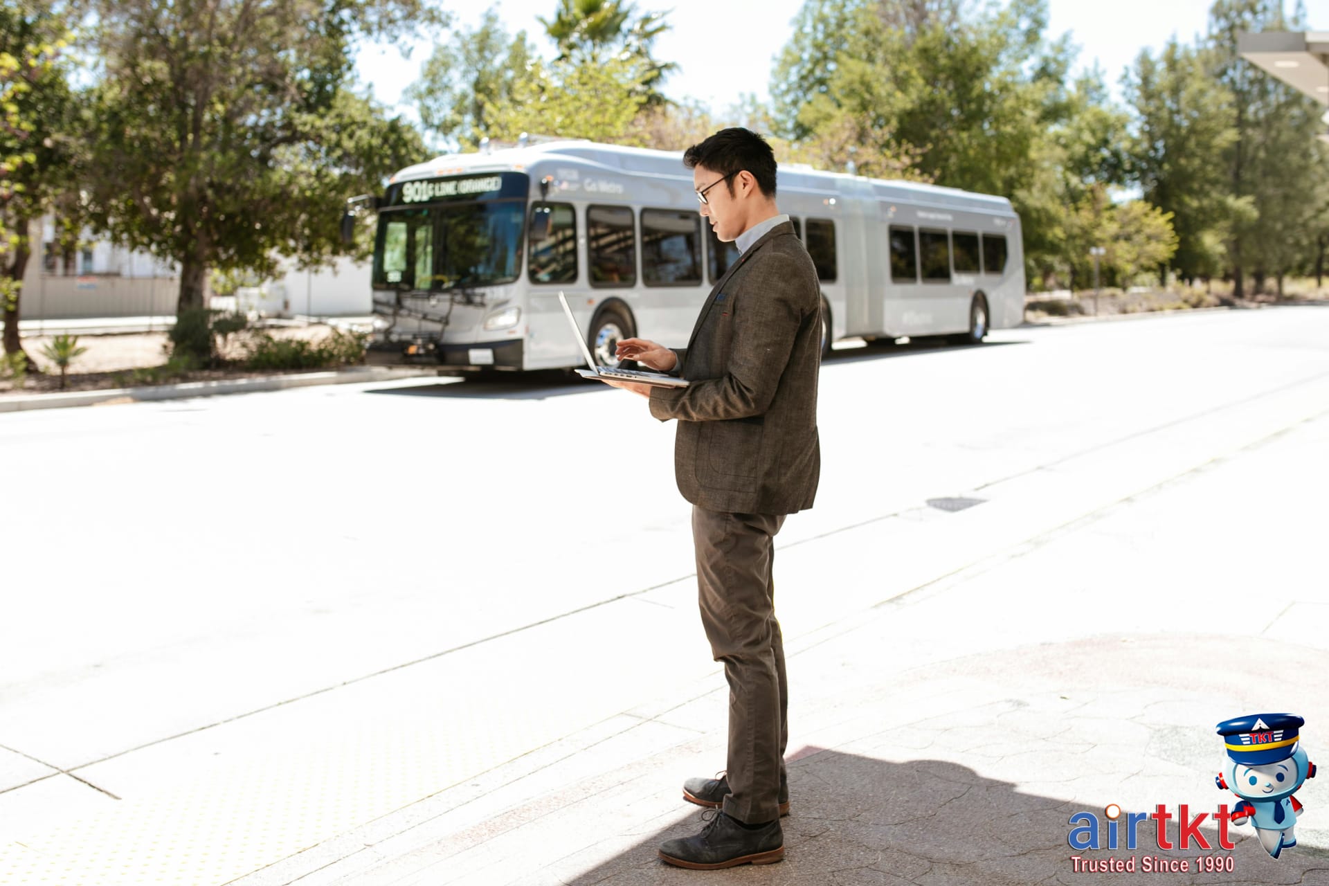 Airline booking dashboard