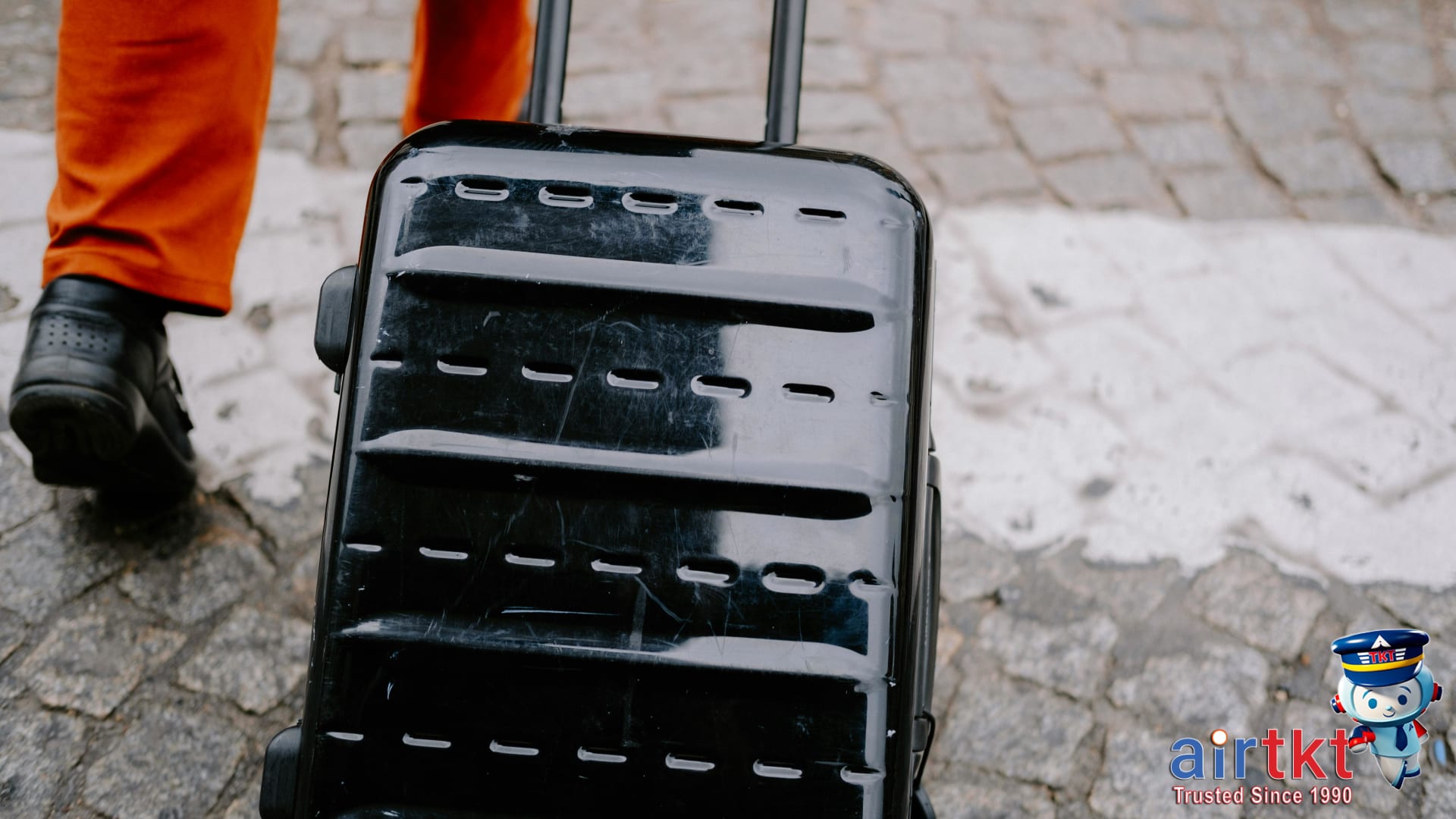 People lighting diyas during Diwali festival