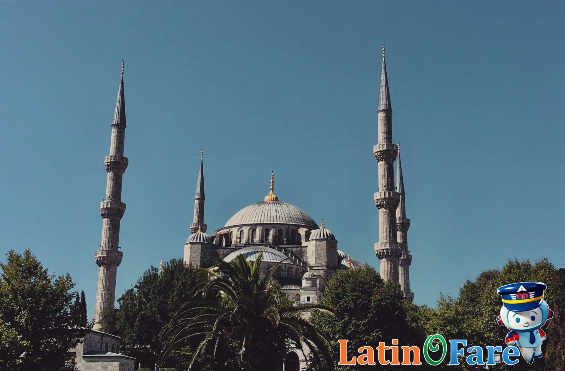 Blue Mosque in Istanbul under clear blue skies
