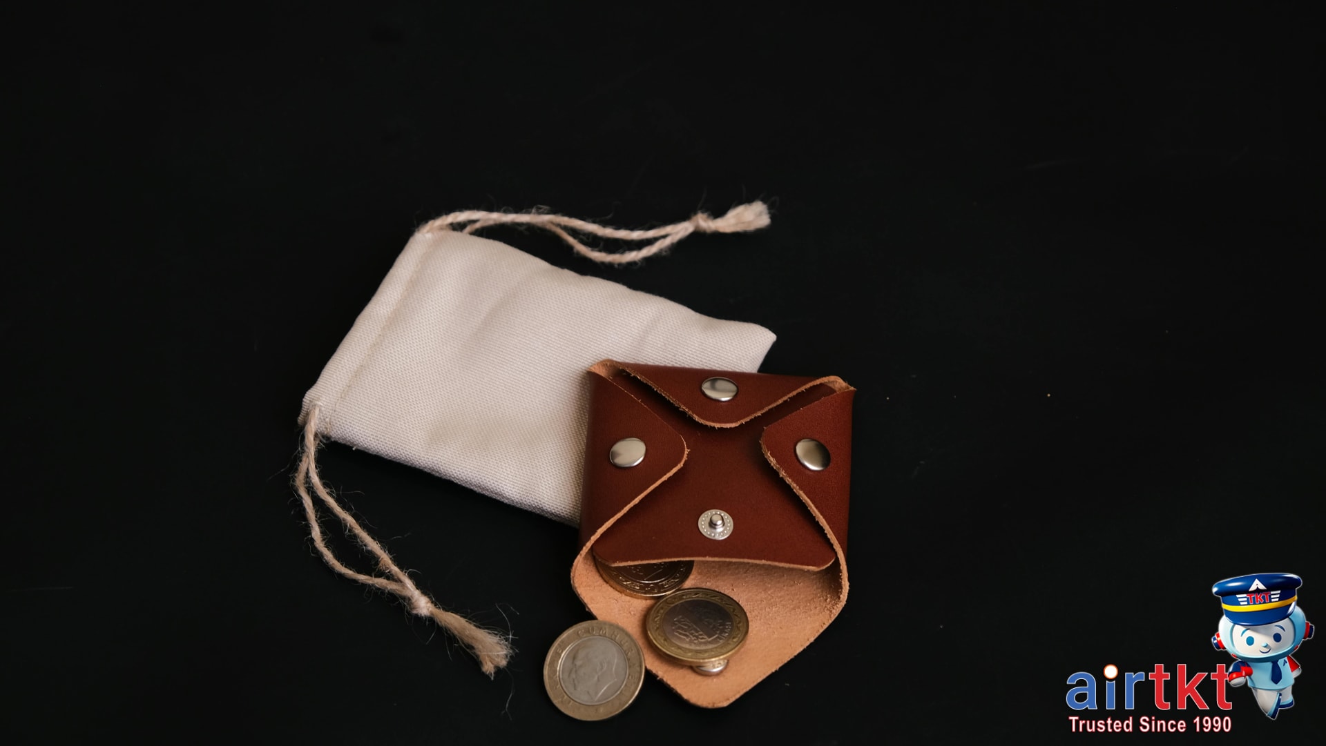 Traveler wearing money belt under shirt