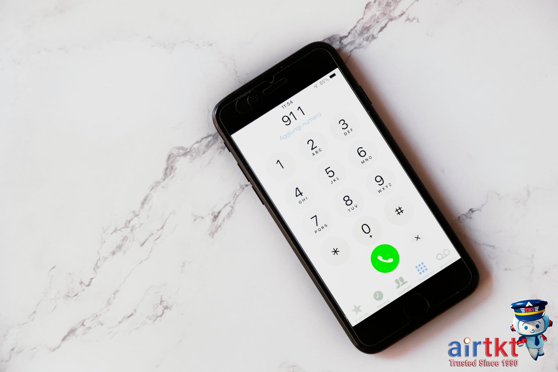 Traveler reporting scam to police